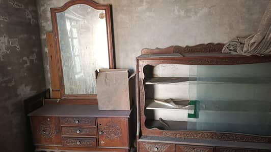 showcase, dressing table