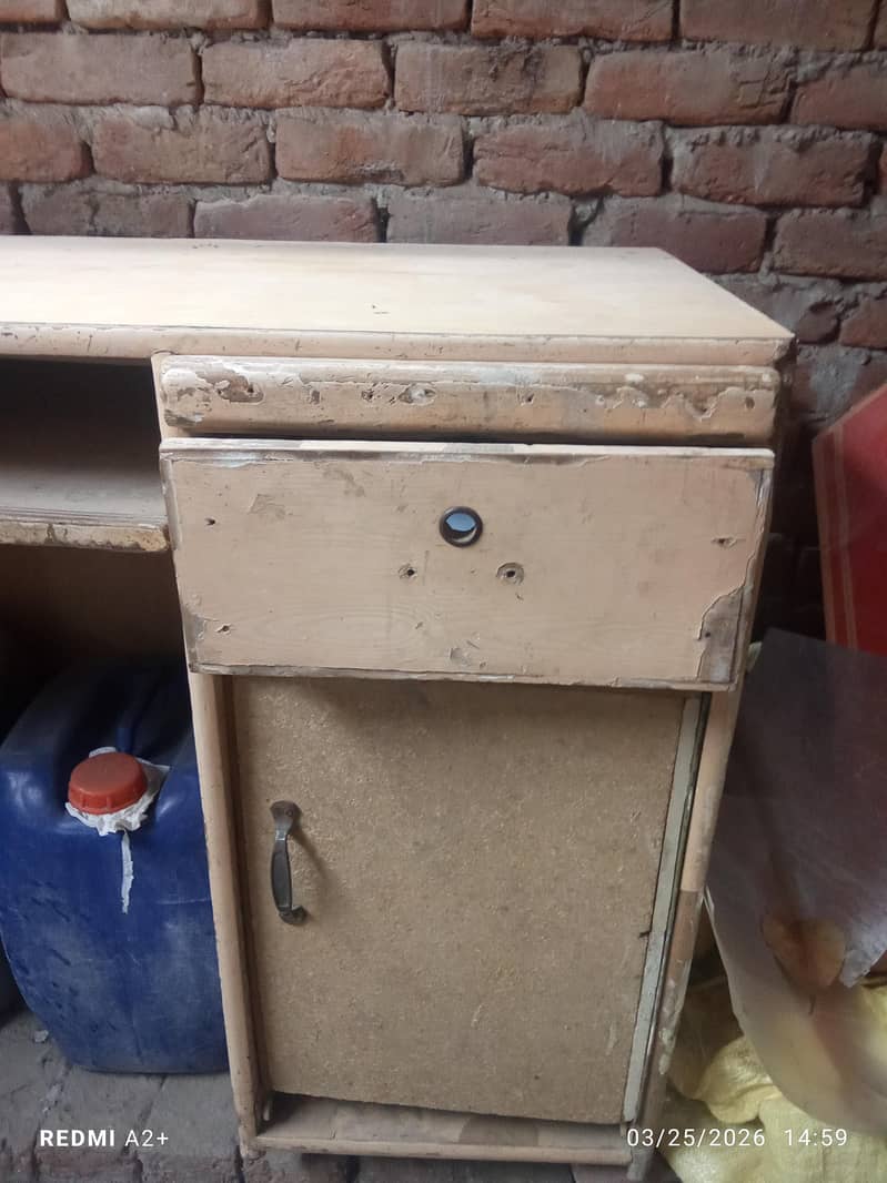 computer table  ha 4