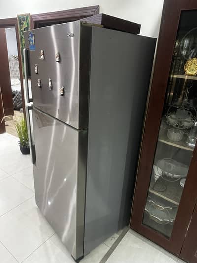 I sell this refrigerator argent sell contect me