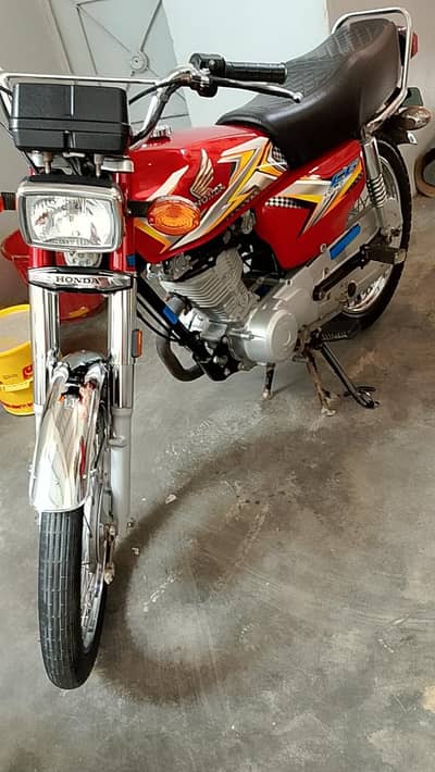 Honda 125 model 2025 urgent sale call me . 0342===2632=====042