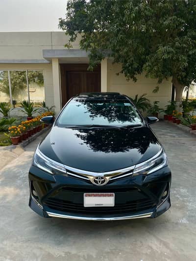 Toyota Corolla Altis Grande CVT-i 1.8 2017 Model