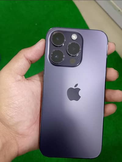 iphone 14 pro 10/10condition