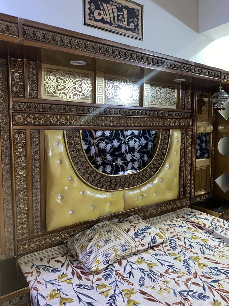 Bed set with dressing table 2