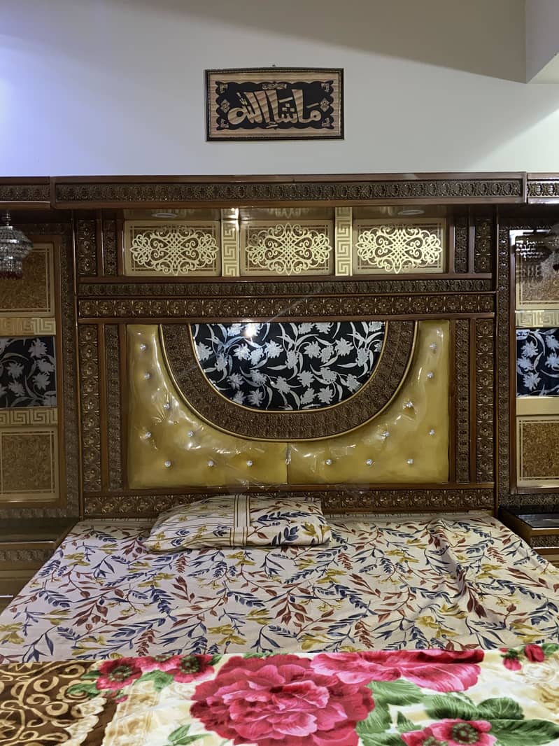 Bed set with dressing table 8