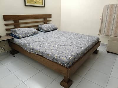 Solid Wooden Queen Bed with Modern Headboard