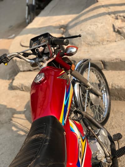 Honda 125 all OK bike hai