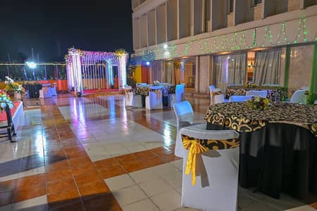 Roof Top Of A Building At MM Alam Road For Rent