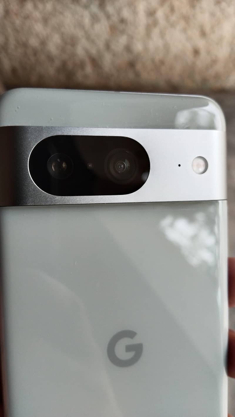 Google pixel 8 5