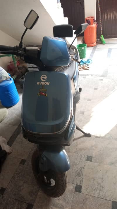 Electric Scooty Eveon max 2025 model for sale