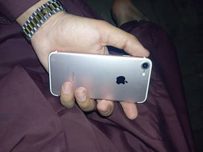 iPhone 7 / 128GB