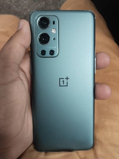 OnePlus 9pro 12gb 256gb all ok single sim Sirf Halka sa brake ha