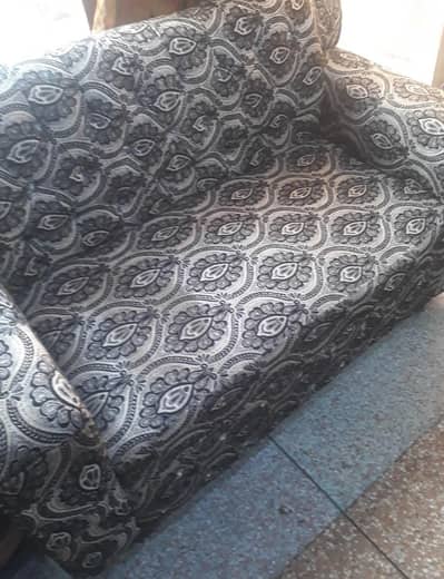 sofa set 3/2/1  7 seater new condition slightly use neat