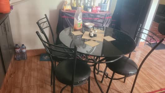 4 chair daining table
