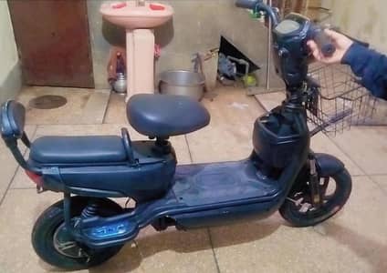 Japanese electric scooter without battery charger for sale