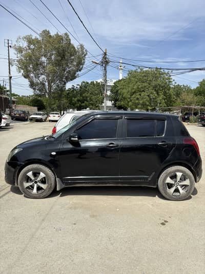 Black Suzuki Swift for sale