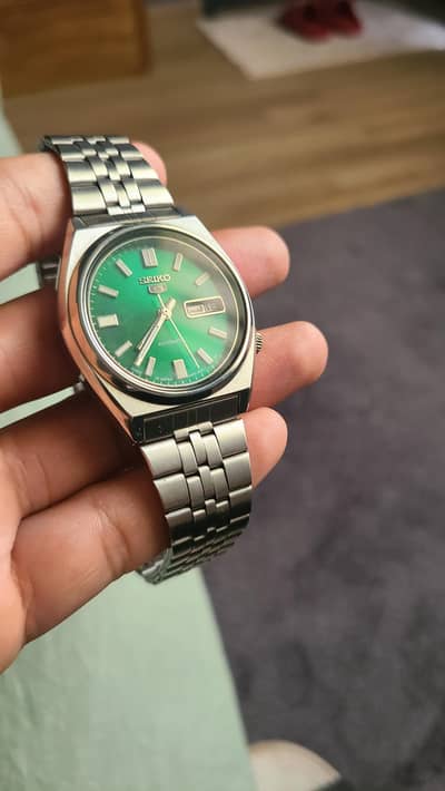 seiko, casio, citizen, armani, raketa, vostok, gshock watch