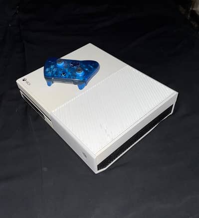 Xbox One 1 TB | Excellent condition