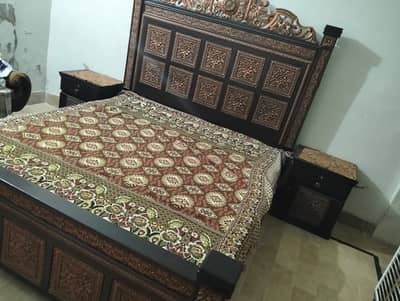 Bed set with side tables
