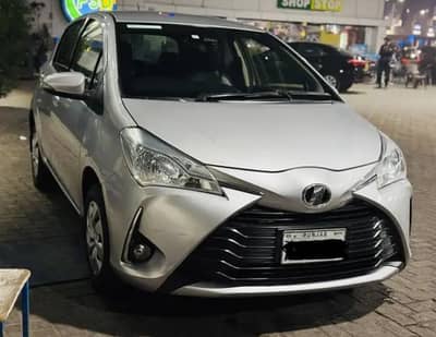 Toyota vitz 2021/23 white color