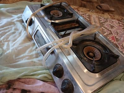 Gas Stove with 100 percent working condition