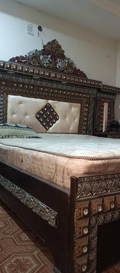 king bed set two said tebal with draising for sale