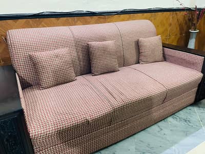 7 Seater Sofa set For Sale in food condition