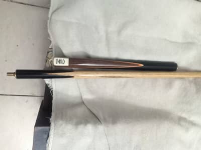 Handmade Luos Snooker Cue with good tip and excellent condition