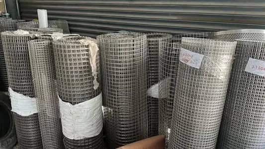 Welded Mesh Jali Chain Link Fence Razor Wire Barbed Wire Security Wire
