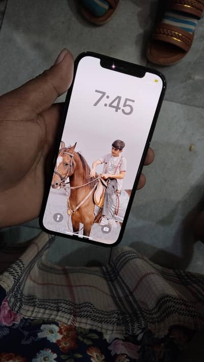 I phone 12 / javy / waterpack / with original charger/ Facelock /