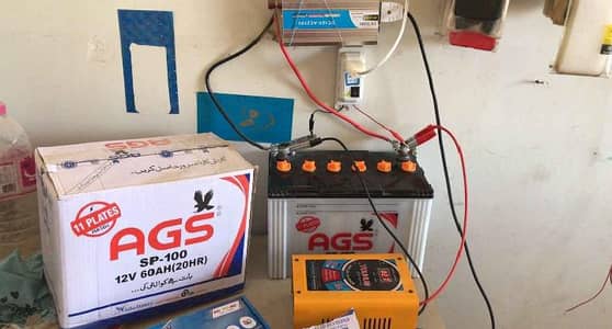 Ags New battery sp 100 warnty 6 month only 15days used 180amp charger