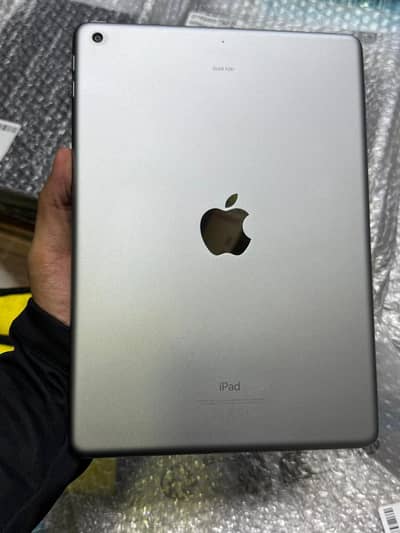 ipad 6th generation - 128gb