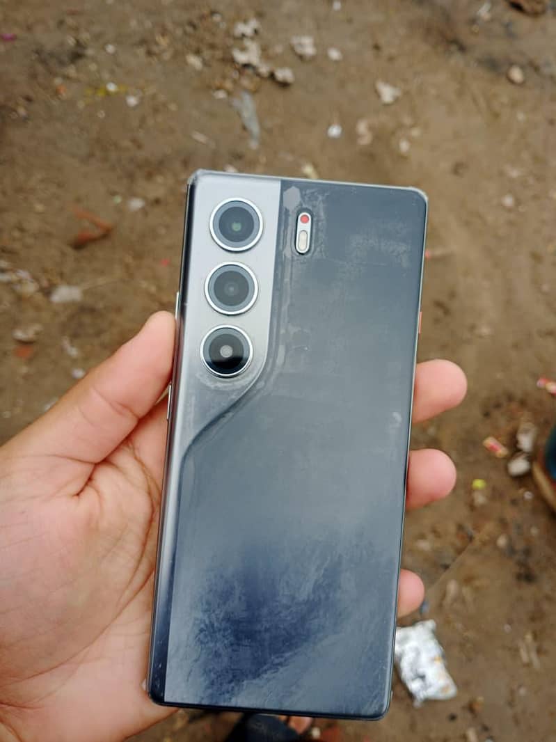 TECNO CAMON  complete box 1