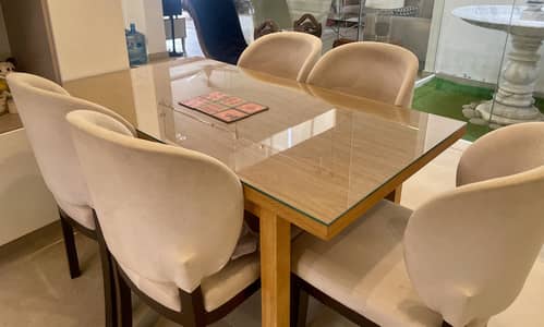 Dining Table and chairs for sale
