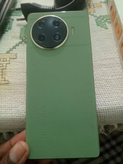 Tecno spark 20 pro plus