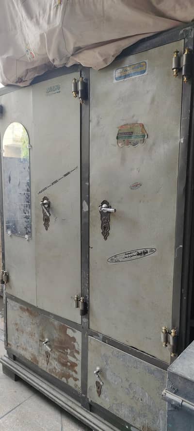 wardrobe 3 Door  Almari For Sale