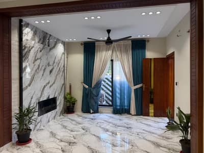 5 Ma Upper Portion Available for Rent Bahria Town Lahore Separate Entrance Near Park & Market