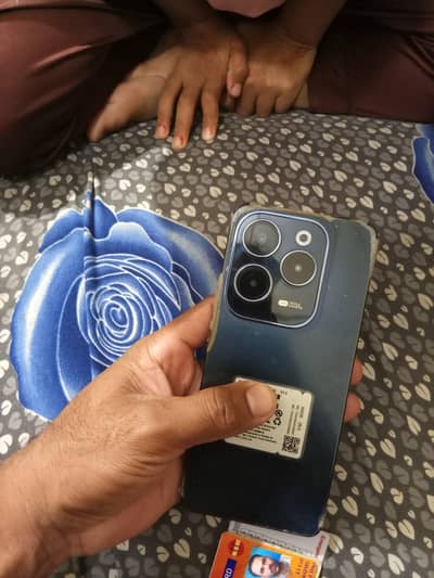 0309-7171600---Abid  box with charger