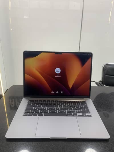 MACBOOK AIR M2 15INCH 10/10 Condition