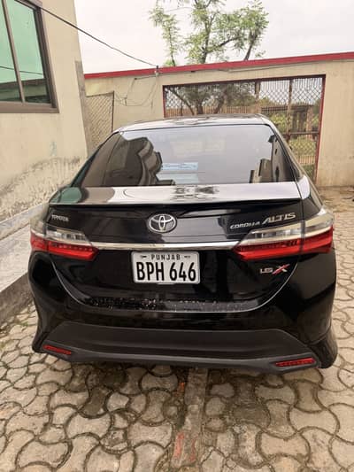 Corolla Gli 2019 X shape