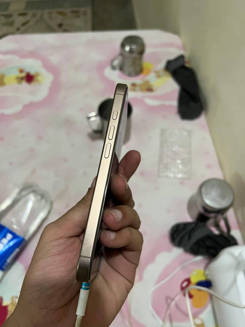 iphone 16 pro 5