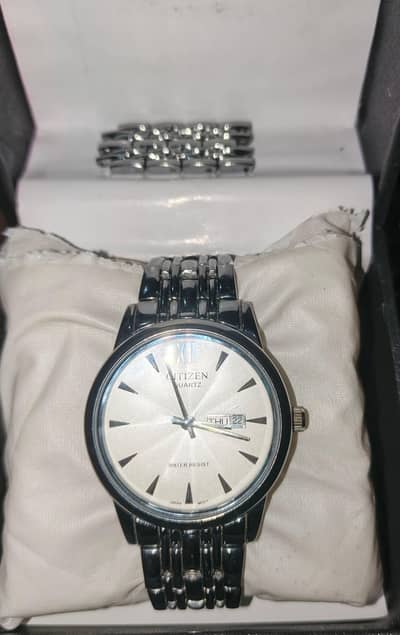 White Citizen Date&Day Analog Watch