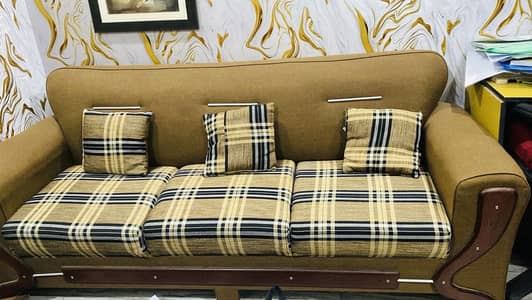 5 seater sofa ,only 2 month used . it is in new condition.