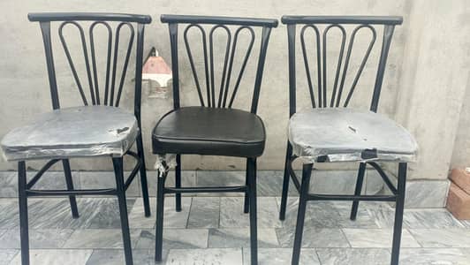 Stylish Black Restaurant Chairs for Sale – Strong & Comfortable