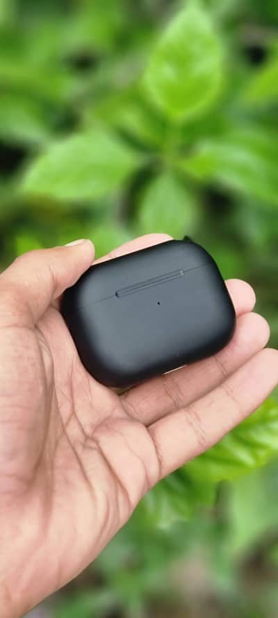 Earphones pro2 10/10 condition just 2 hours used with box &accessories