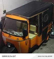 SIWA riksha 6 seater closed body