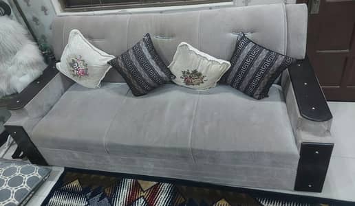 L shape sofa xondition 10/9 and 3 seater sofa condition 10/10