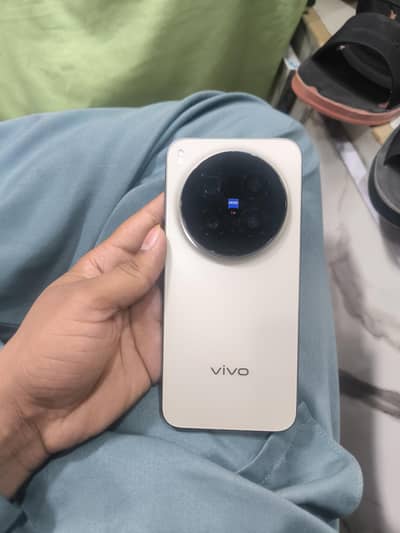 Vivo x300 pro gold colour just open box