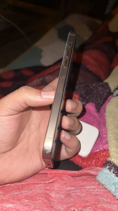 Iphone 16 pro max jv