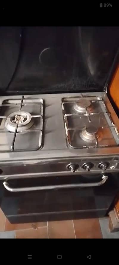 Nas Gass cooking range