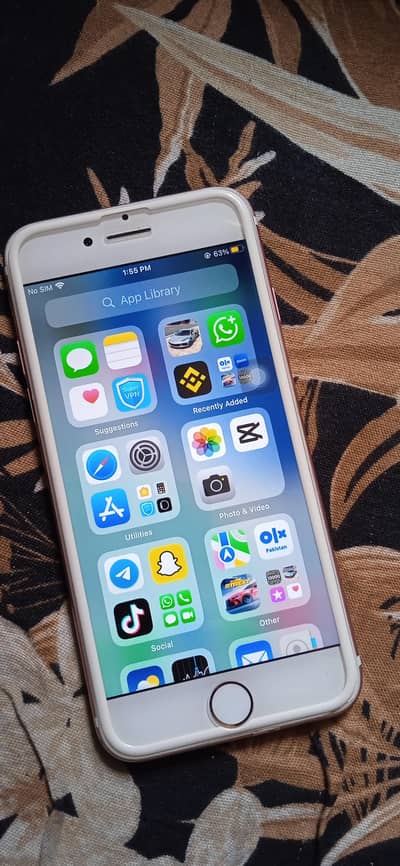 IPHONE 7  128GB NEWEST CONDITION